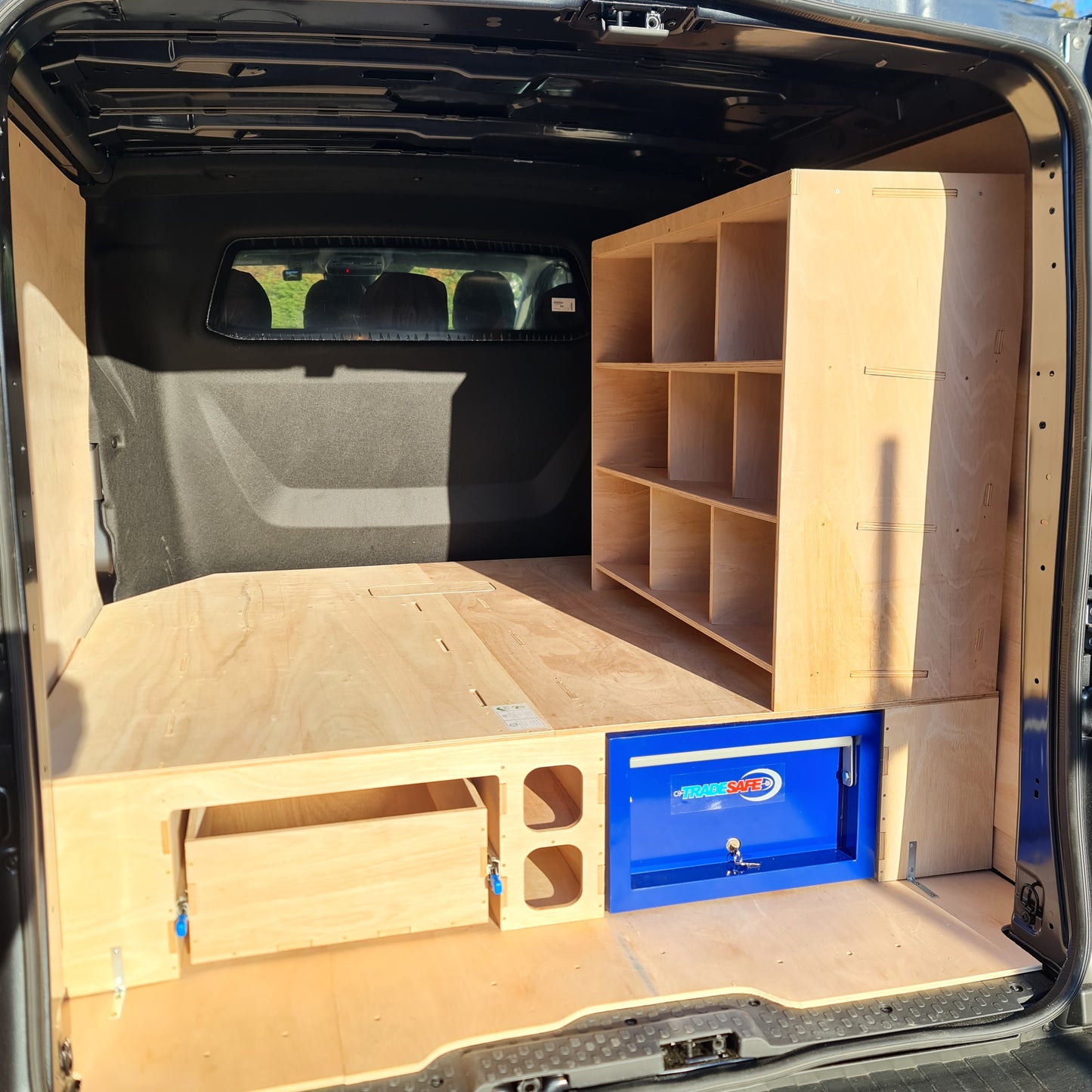 Renault Trafic Crew Cab Extra LWB Racking Set 1