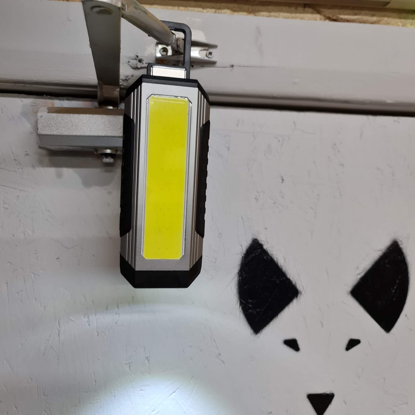Waterproof Magnetic Flashlight – Portable COB LED Work Light & Power Bank for Emergencies