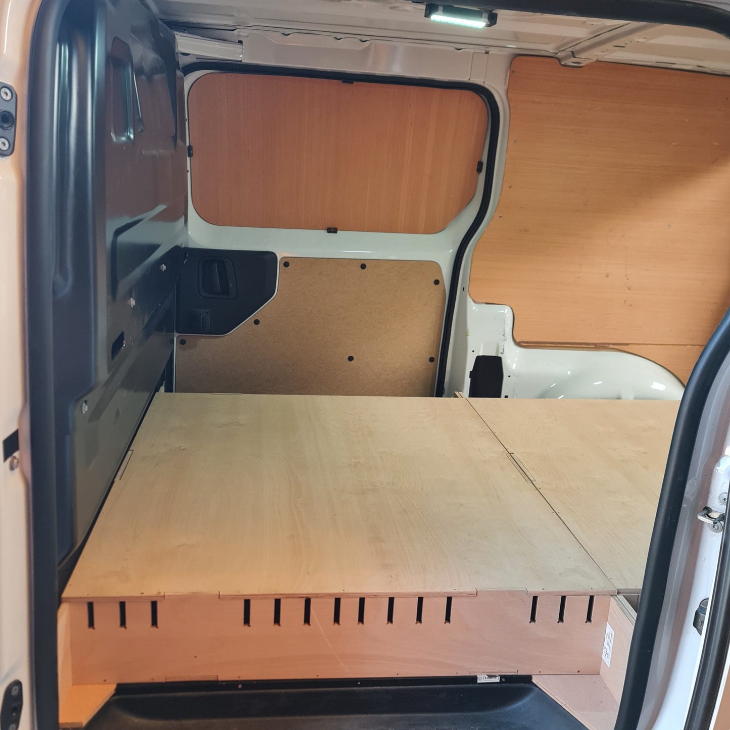 Vauxhall Vivaro low raised floor for plasterboard, insulation and plywood sheets