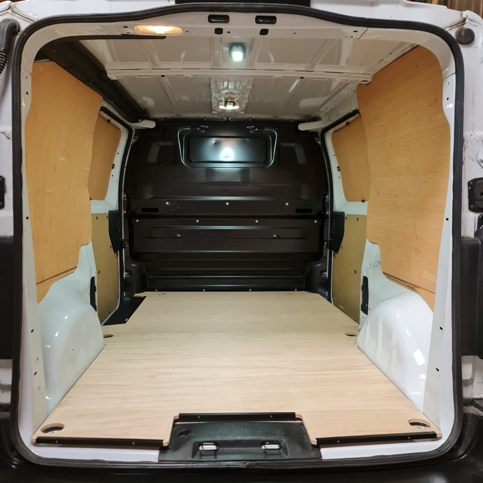 peugeot expert ply floor in a van