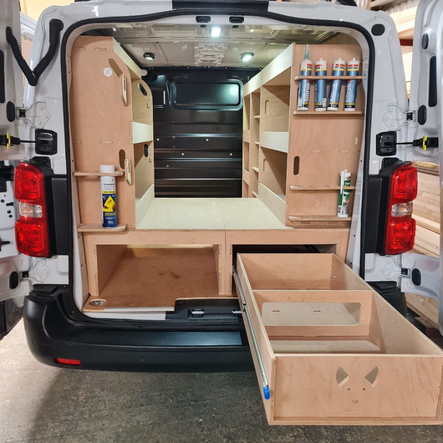 Close‑up of reinforced dividers on the Proace rear racking shelves