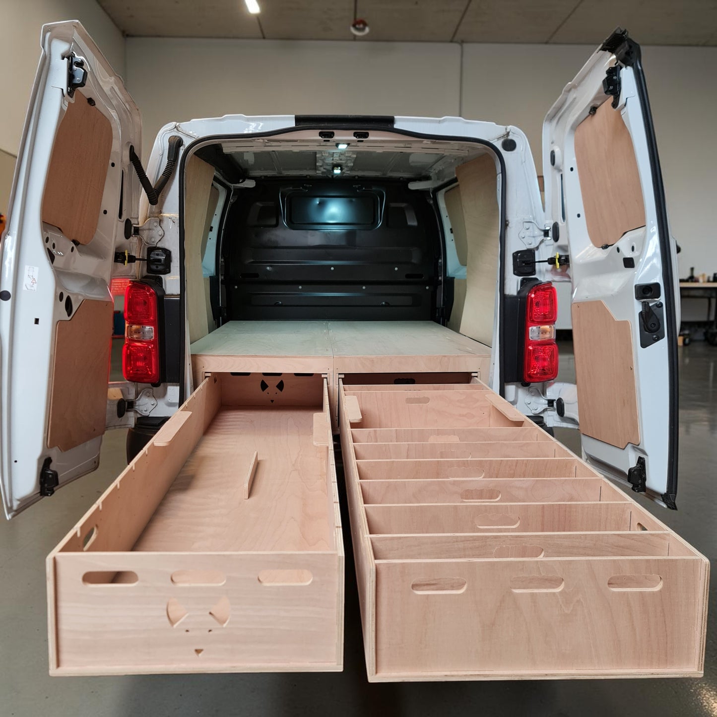 Vauxhall Vivaro full-width full-length raised false floor with drawer storage